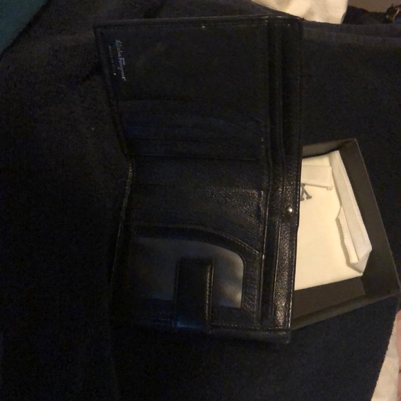 Wallet - Picture 3 of 5